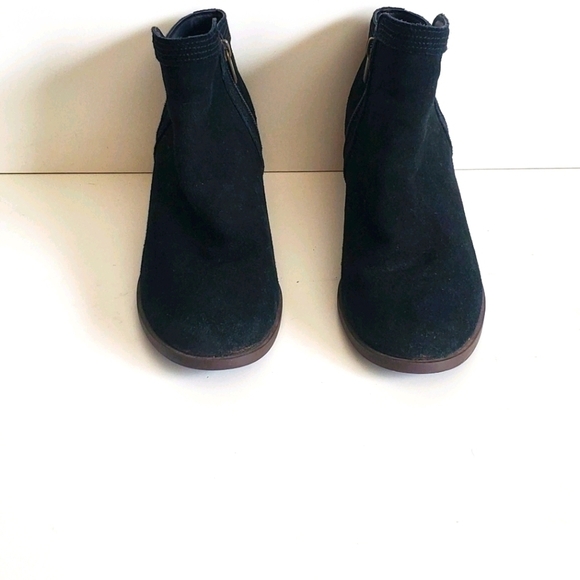 Koolaburra by UGG black suede booties - Picture 1 of 7